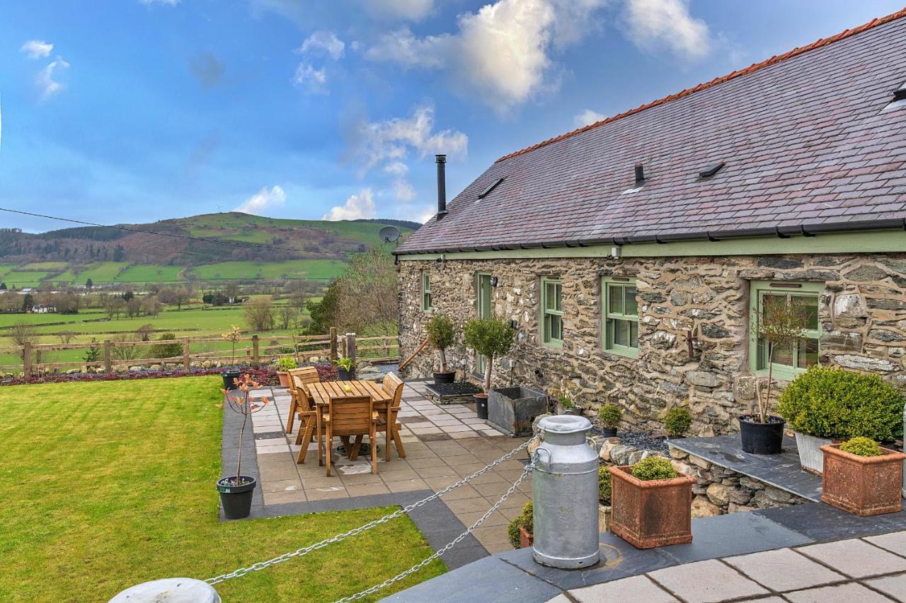 Finest Retreats - Moelis Granary - Luxury Cottage With Hot Tub Llandrillo エクステリア 写真