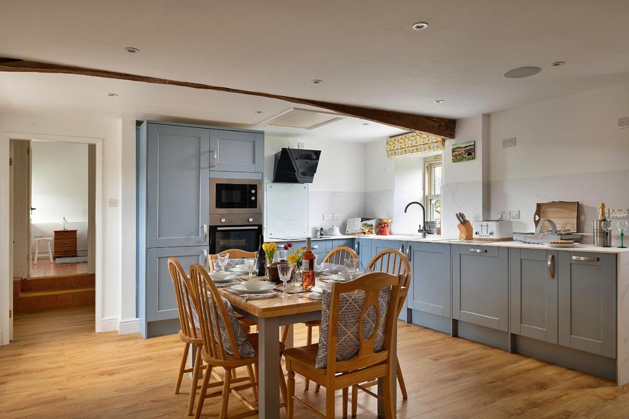 Finest Retreats - Moelis Granary - Luxury Cottage With Hot Tub Llandrillo エクステリア 写真