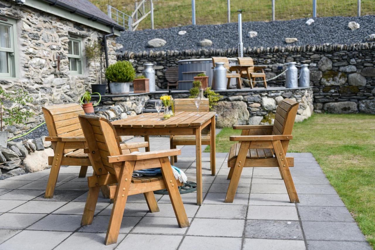 Finest Retreats - Moelis Granary - Luxury Cottage With Hot Tub Llandrillo エクステリア 写真
